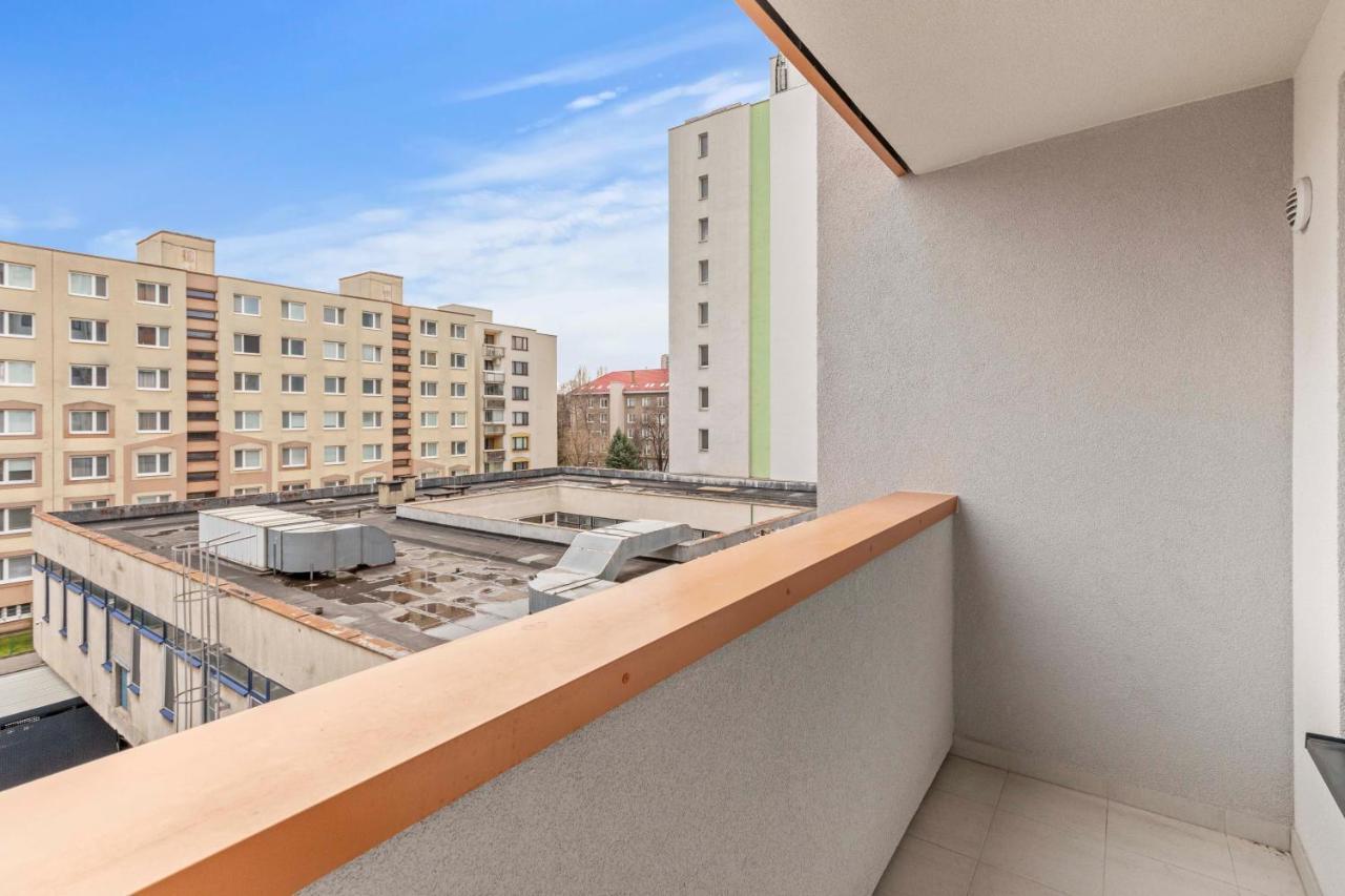 Lam Green - Ac -Balcony Братислава Экстерьер фото