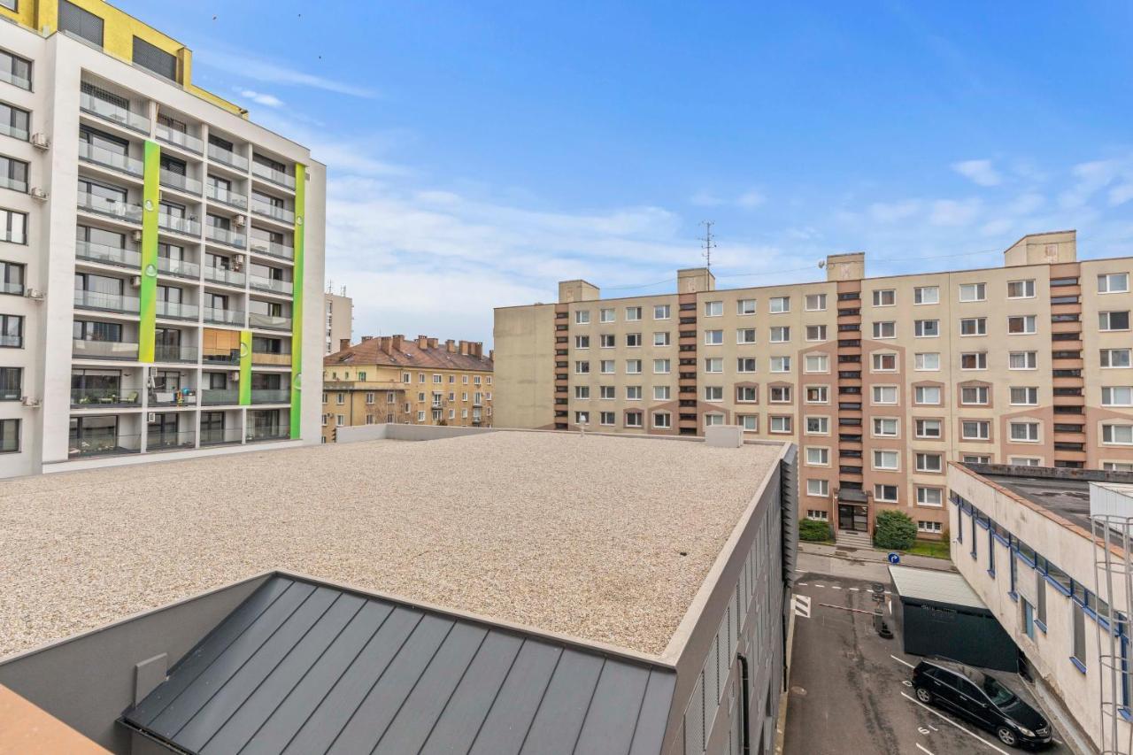 Lam Green - Ac -Balcony Братислава Экстерьер фото